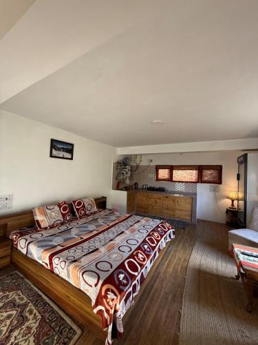 Gound Floor Studio Appartment in Gharakar