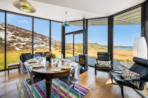 Iekārtas, Tuath na Mara in Portsalon