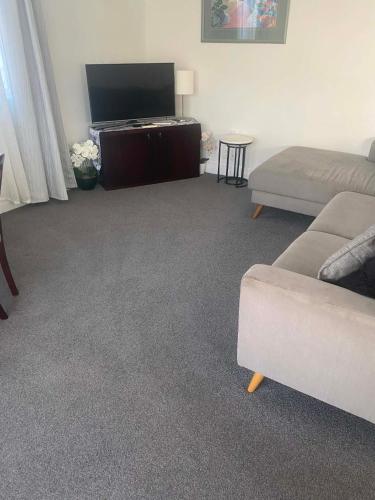 G- HOUSE 3BR CBD with free Parking - Tap to explore photos