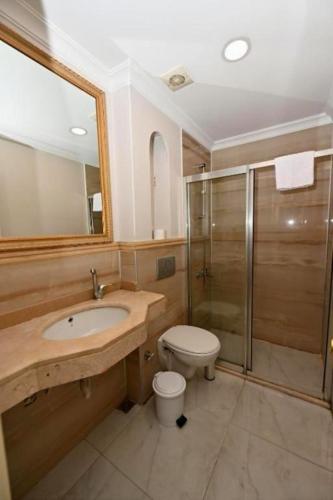 BlueAlbatros City Hotel - image 6