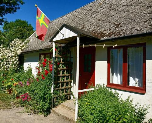 Lilla huset pa Osterlen in Hammenhog