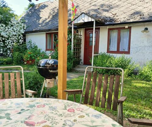 Lilla huset pa Osterlen in Hammenhog