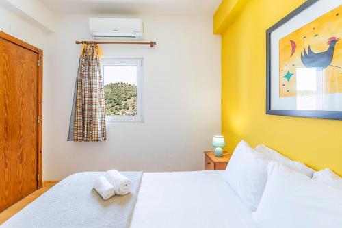 1 double bed, 4 sofa beds