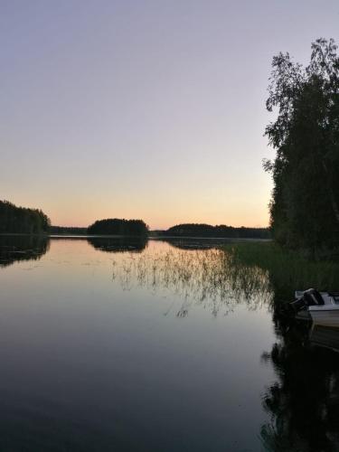 Cottage on the shore of Lake Pielinen in Vuonislahti