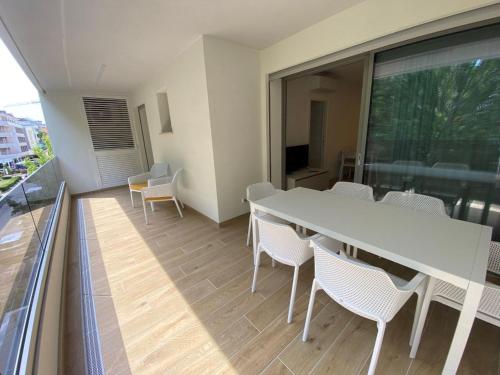 Modern flat 300 m from the sea