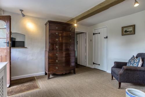 Top Cottage Oddington - image 33