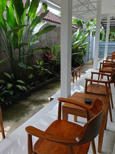 Ina Guesthouse - Lovina Beach