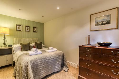 Top Cottage Oddington - image 21