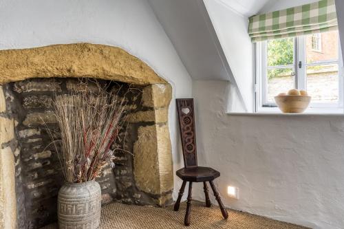 Top Cottage Oddington - image 40