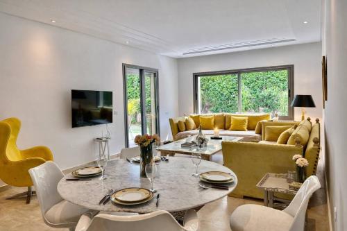 Casa Palma appartement avec jardin prive La Marsa – khách sạn tại Sidi Daoud