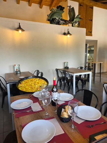 ALBERGUE LA VESPA Hostel & Bar in Torres Del Rio