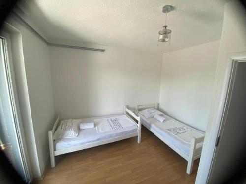 1 twin bed