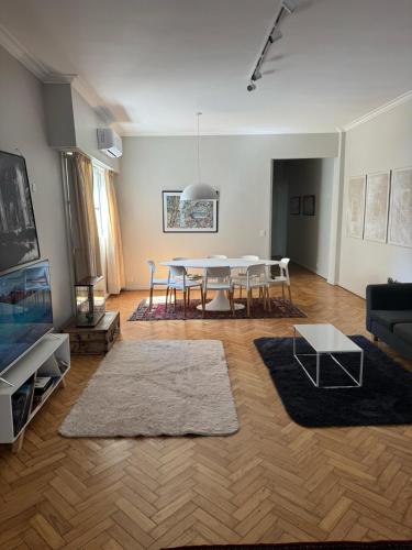 Comfortable, spacious and bright in Recoleta