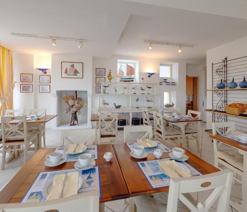 Hotel Restaurant De La Plage - image 13