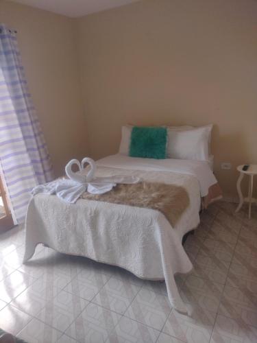 1 double bed, 1 twin bed