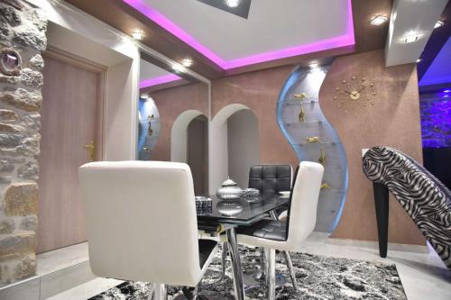Eleni De Lux - Indoor Jacuzzi Residence in Lydia in Lidia