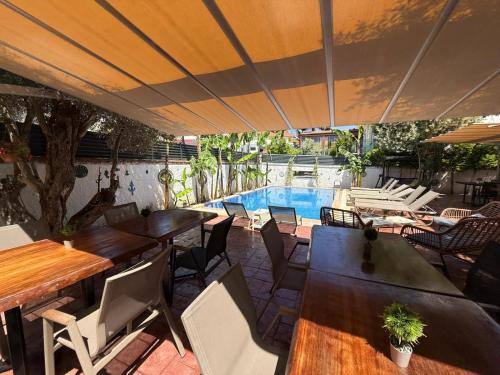 Rebetiko Hotel                                                              in Cesme