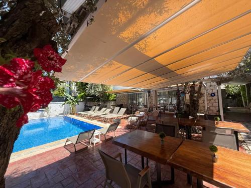 Rebetiko Hotel                                                              in Cesme