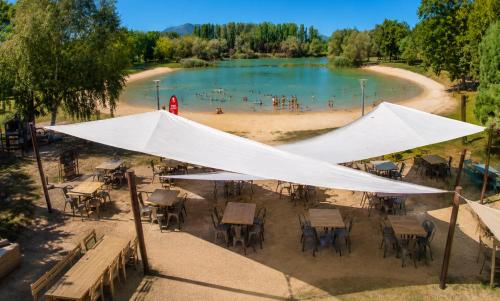 Le Domaine de la Bourne et sa piscine in Saint-Just-de-Claix