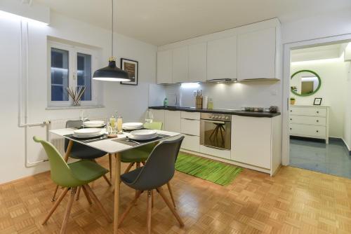 Strict city apartments Room Type - One-Bedroom Apartment