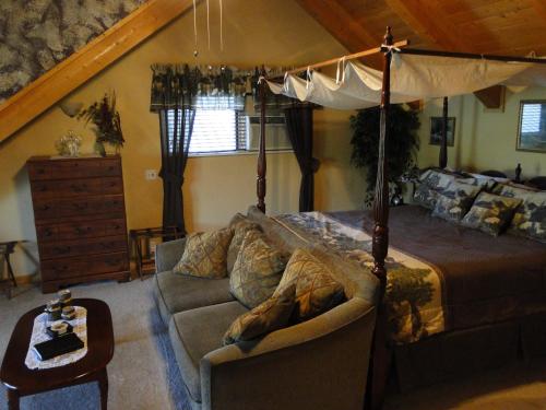Elkwood Manor Bed & Breakfast - image 10