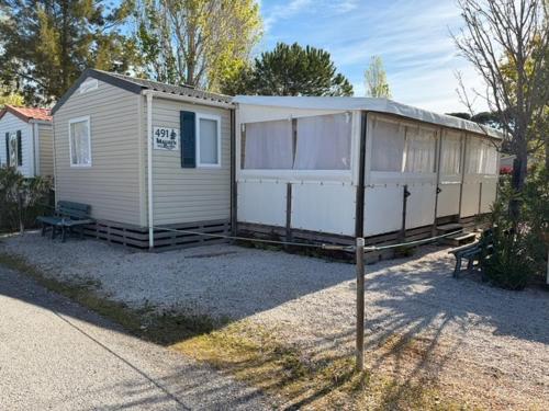 Mobil home 8 personnes au camping Les Pins Maritimes