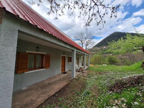 Viesnīcas āriene, Krania House #Petrilo #Argithea #Agrafa in Lampero