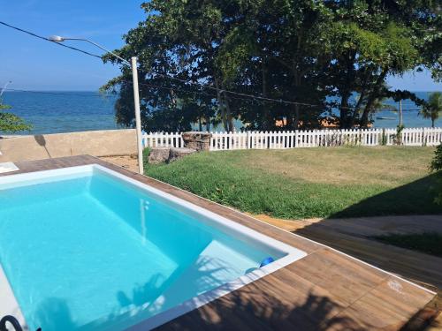 Casa 4 quartos, 2 suítes, piscina e acessibilidade - Frente para a lagoa, São Pedro da Aldeia