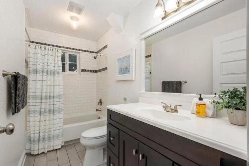 KD105A- Lou Lou's Hideway - image 2