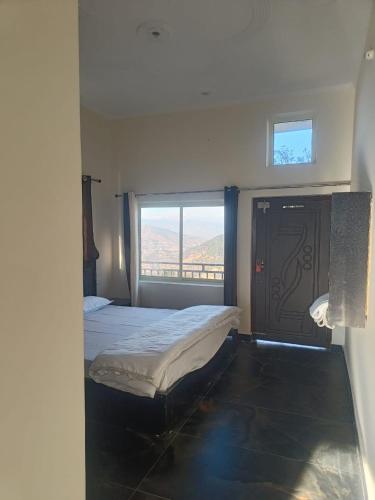 Happy Homestay and Rooftop Cafe in Chamba (Uttarakhand)