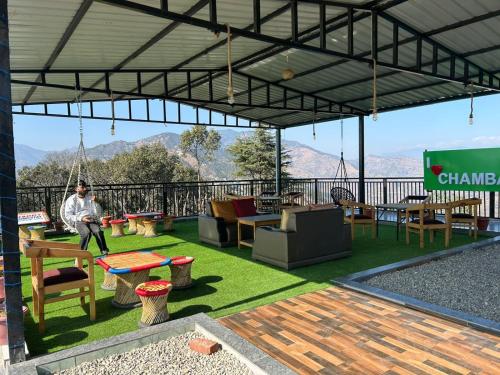 Happy Homestay and Rooftop Cafe in Chamba (Uttarakhand)