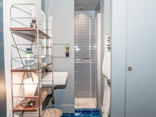 1er Etage SoPi-Montmartre, Paris (photo 8)