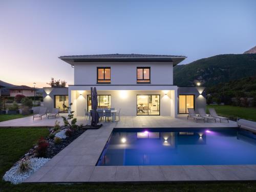 Villa Prestige Lac d'Annecy - Piscine chauffée & SPA - 8 pers