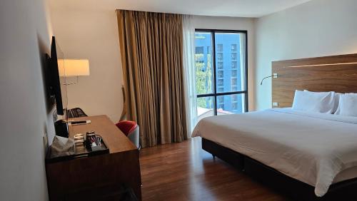 room detail thumbnail 1