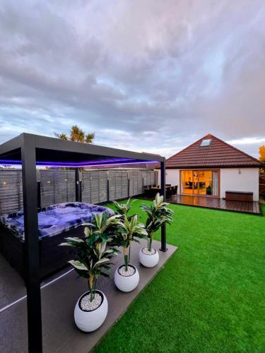 Private Luxe Bournemouth 5BR-7 Beds-3 Bath-Garden-Parking – khách sạn tại Redhill