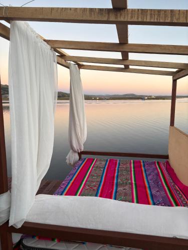 شرفة/ تراس, Maiari Lodge Uros Titicaca Perú (Maiari Lodge Uros Titicaca Peru) in Uros Islands