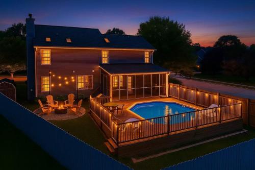 Indy 4BR Oasis Pool, Hot Tub, Game Room, Pets OK in ฟิชเชอร์ (IN)