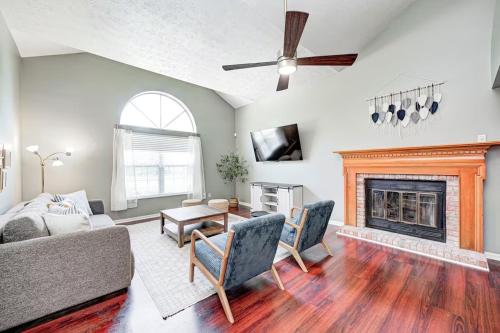 Indy 4BR Oasis Pool, Hot Tub, Game Room, Pets OK in ฟิชเชอร์ (IN)