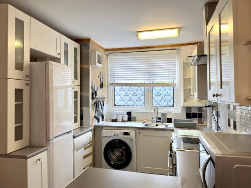 Kitchen, KeyNest Rooms - Jewellery Quarter in Birmingham