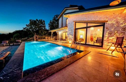 . VIlla Serene