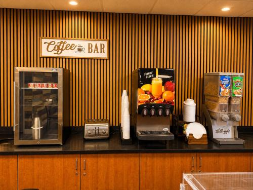 Coratel Inn & Suites Blaine - image 39