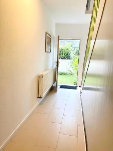 Near Dusseldorf Messe And Airport, Two Bedrooms, Parking, Kitchen And Garden - 杜伊斯堡