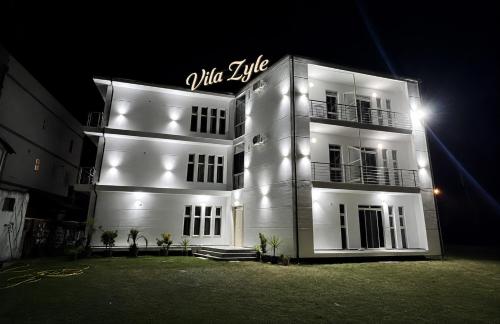 Vila Zyle – khách sạn tại Velipoje