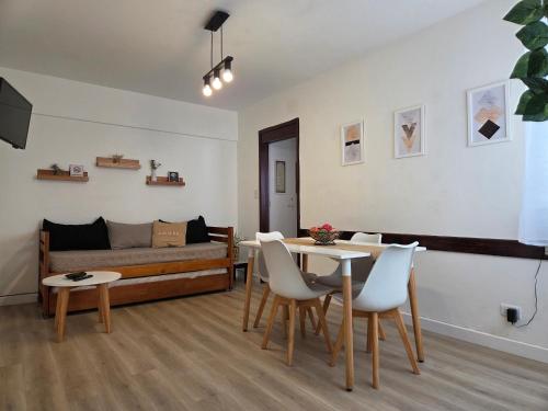 Depto de 2 ambientes zona Guemes (2)