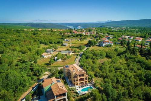 Viesnīcas āriene, Luxury villa with a swimming pool Rakalj, Marcana - 26928 in Rakalj