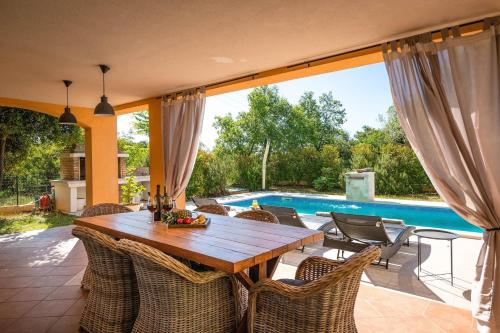 Balkons/terase, Luxury villa with a swimming pool Rakalj, Marcana - 26928 in Rakalj
