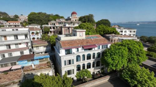 샤먼 구랑위 헤이탄 호텔 (Xiamen Gulangyu Heitan Hotel) in 구랜규 아일랜드