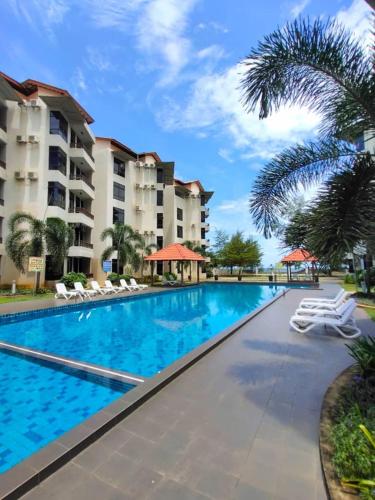 View, SAMSURIA BEACH SUITE APARTMENTS in Balok
