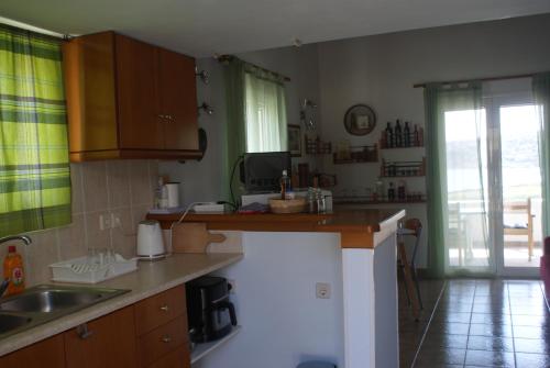 ''Koukmos beach'' Greenspace Living - Private sandy beach in Parakila