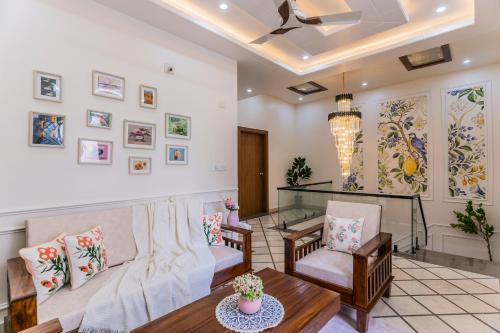 The French Villa With Breakfast and Parking — other in JPG3+47W, Udaipur India, 313001